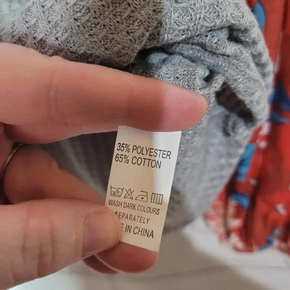 Boutique Gray Floral Sleeve Boho Waffle Knit V-Neck Pullover Sweater Woman Small - Picture 6 of 6